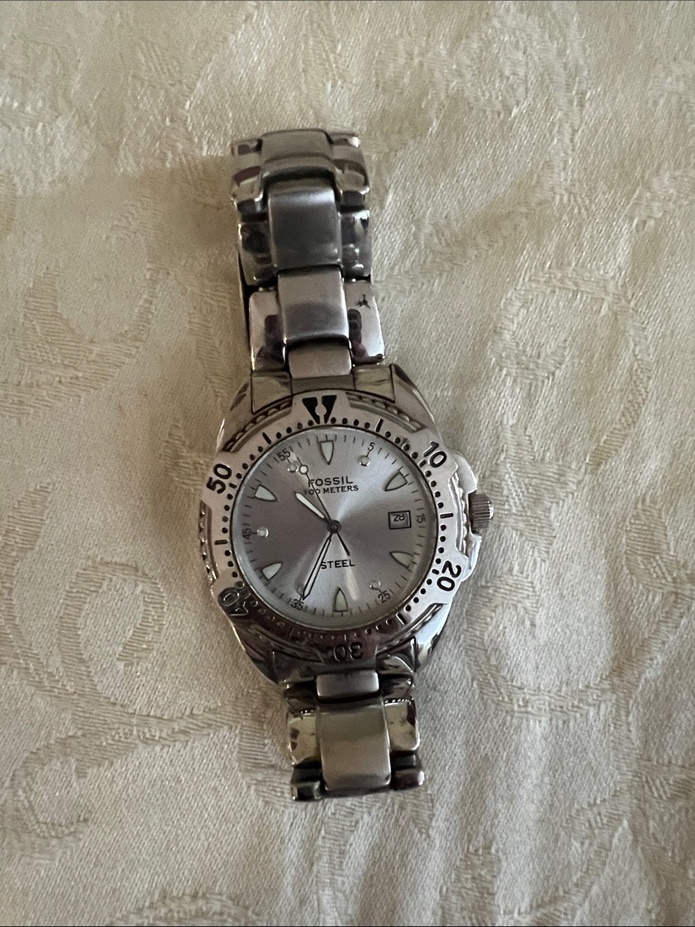 Men’s silver fossil watch